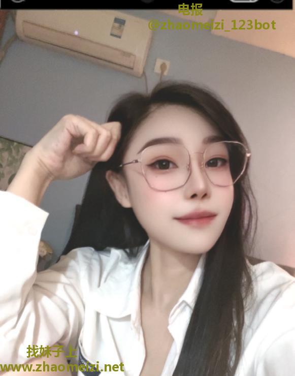 肤白颜值七七