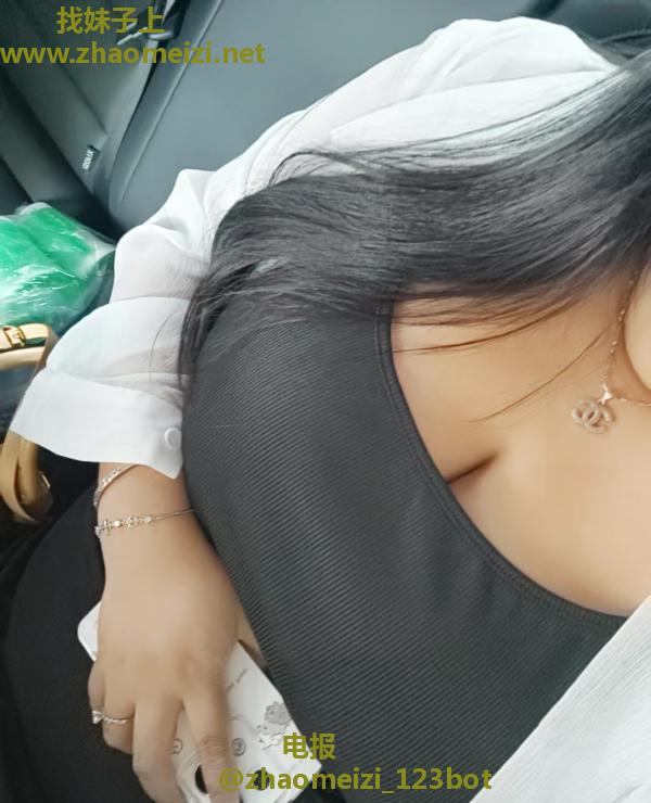 超爱的巨胸妹妹