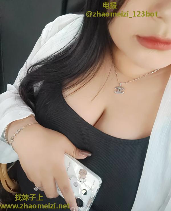 超爱的巨胸妹妹