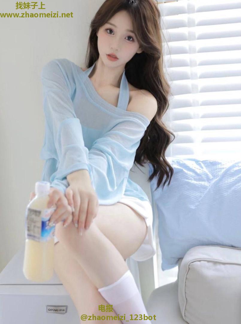 蜜桃多汁白虎模特