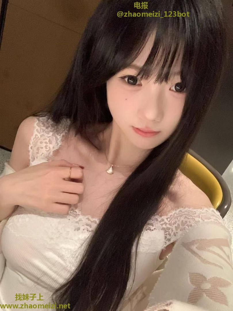 水嫩光滑邻家小妹