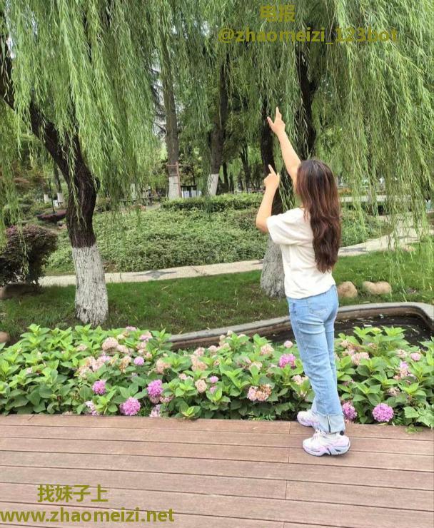 气质熟女阿姨