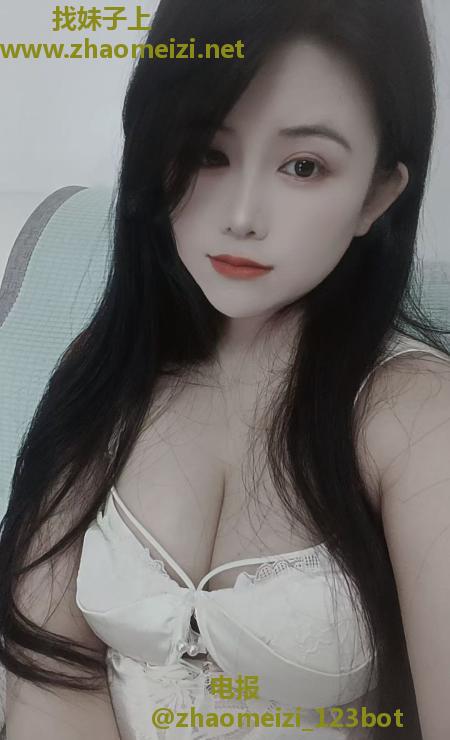 清纯大胸小菲