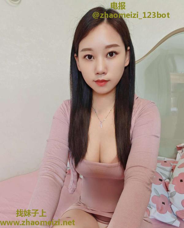 大熊小蛮腰妹子