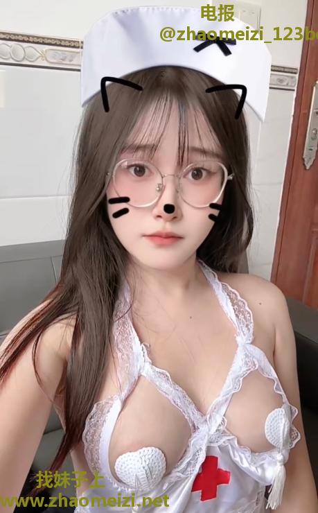 南山眼镜女友感悠然