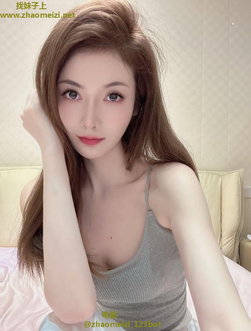 性感胶柔弱少妇