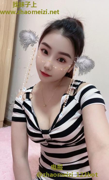 水多性感拒紧妹子
