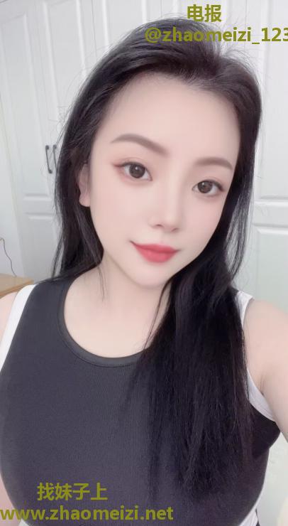 再刷会夹逼的少妇