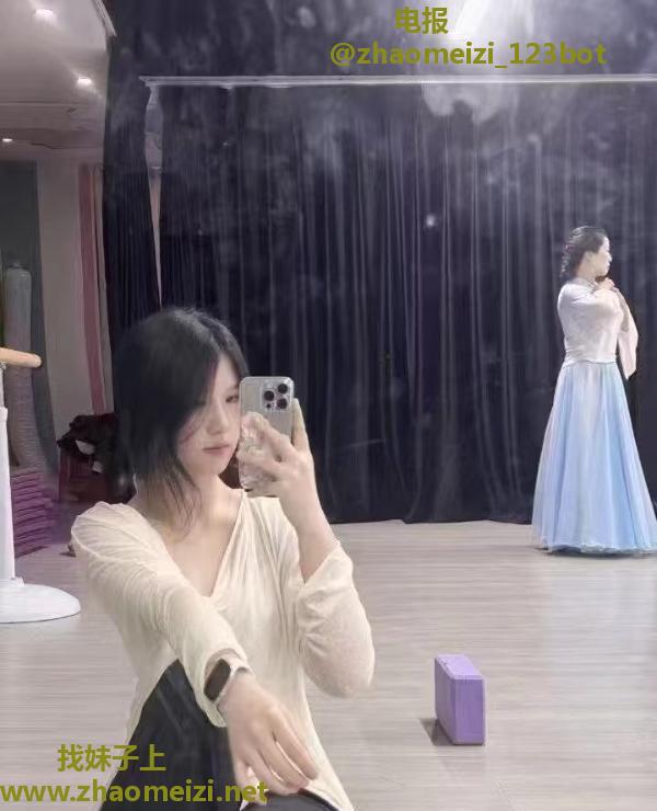 金牛兼职三点粉学妹