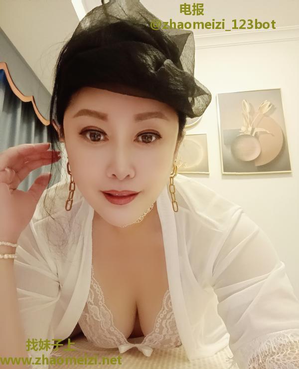 会潮喷的东北小姐姐