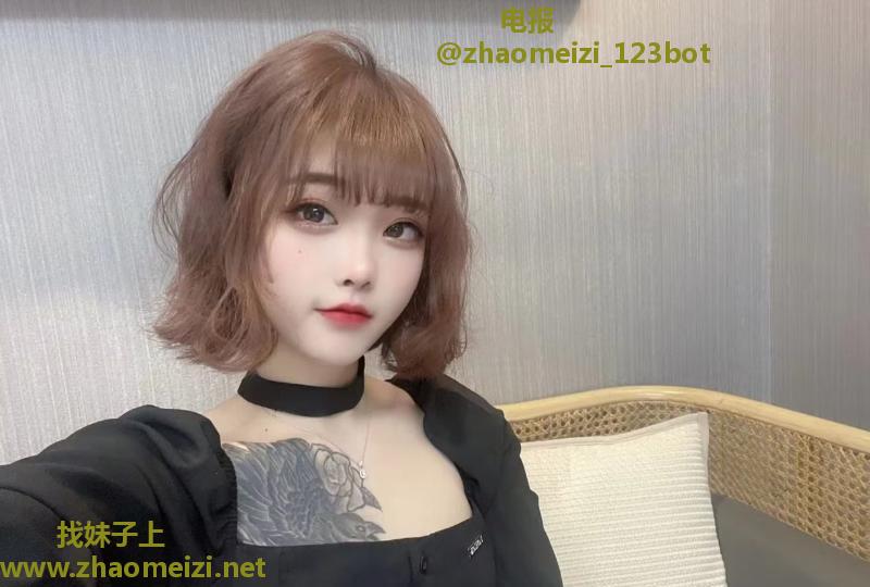 雨花萝莉小美女