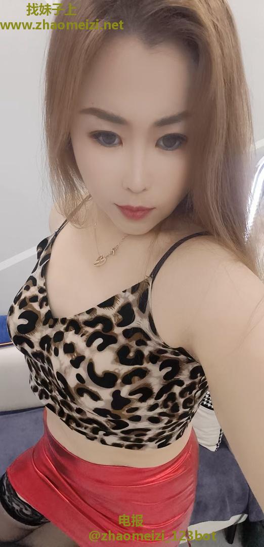 朝阳娇小玲珑性感少妇