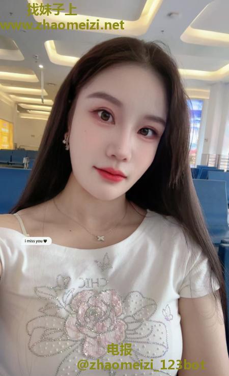 龙华西宝小姐姐