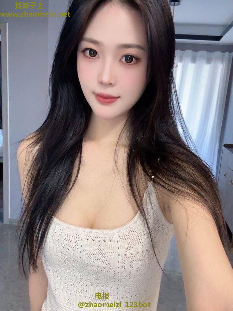 诱人韵味白嫩少妇