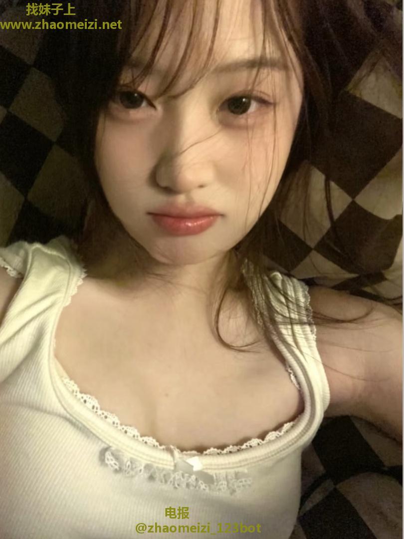 大二学生妹自己兼职水多