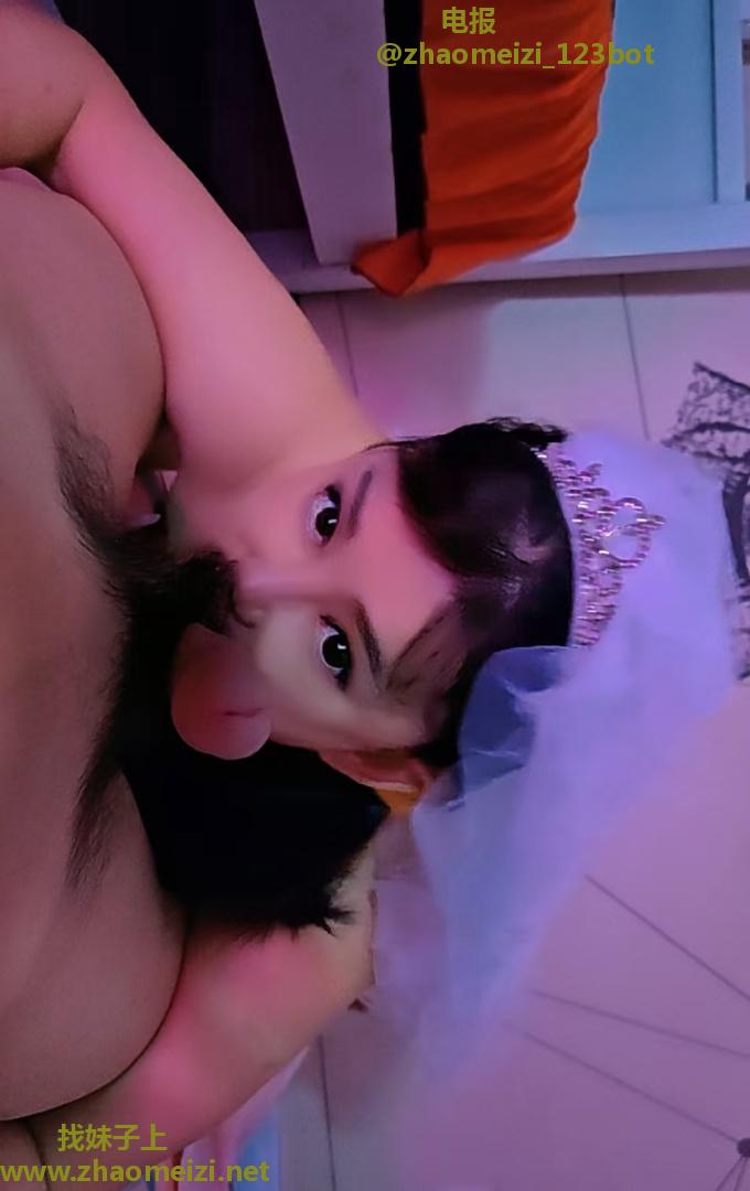 大奶缩阴骚货 