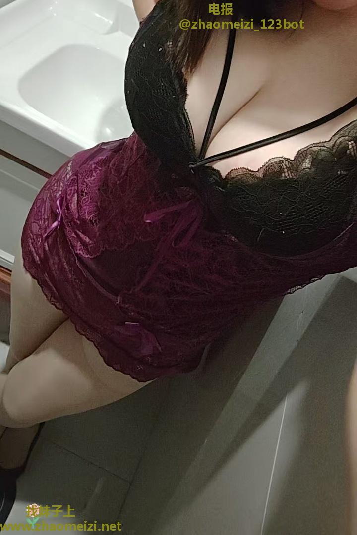 大奶缩阴骚货 