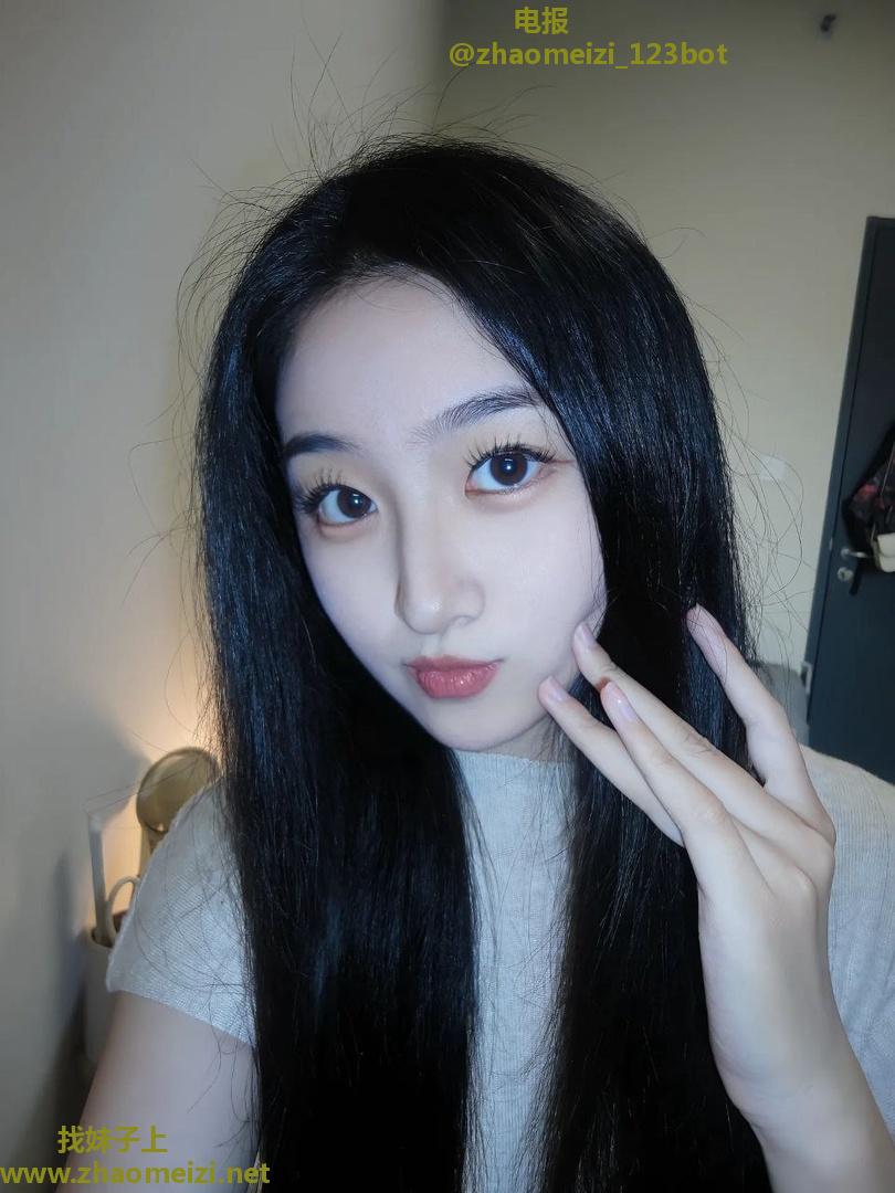 邻家纯欲骚穴小妹