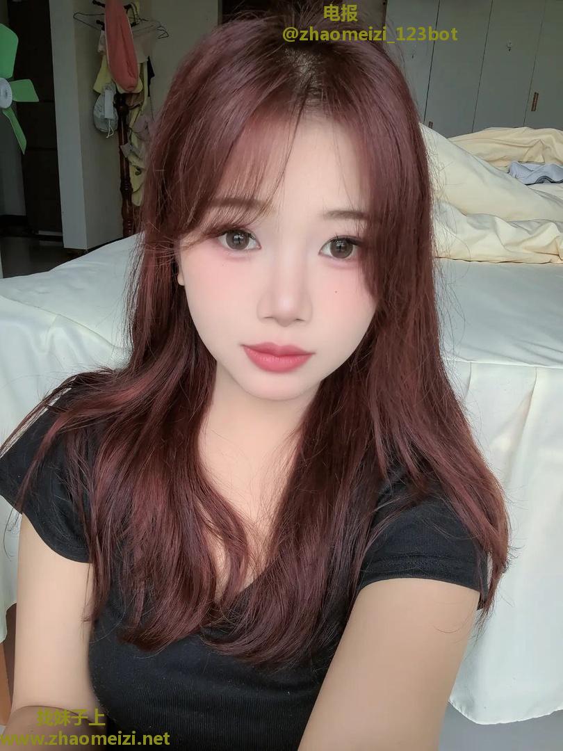 西湖清纯闷骚女大