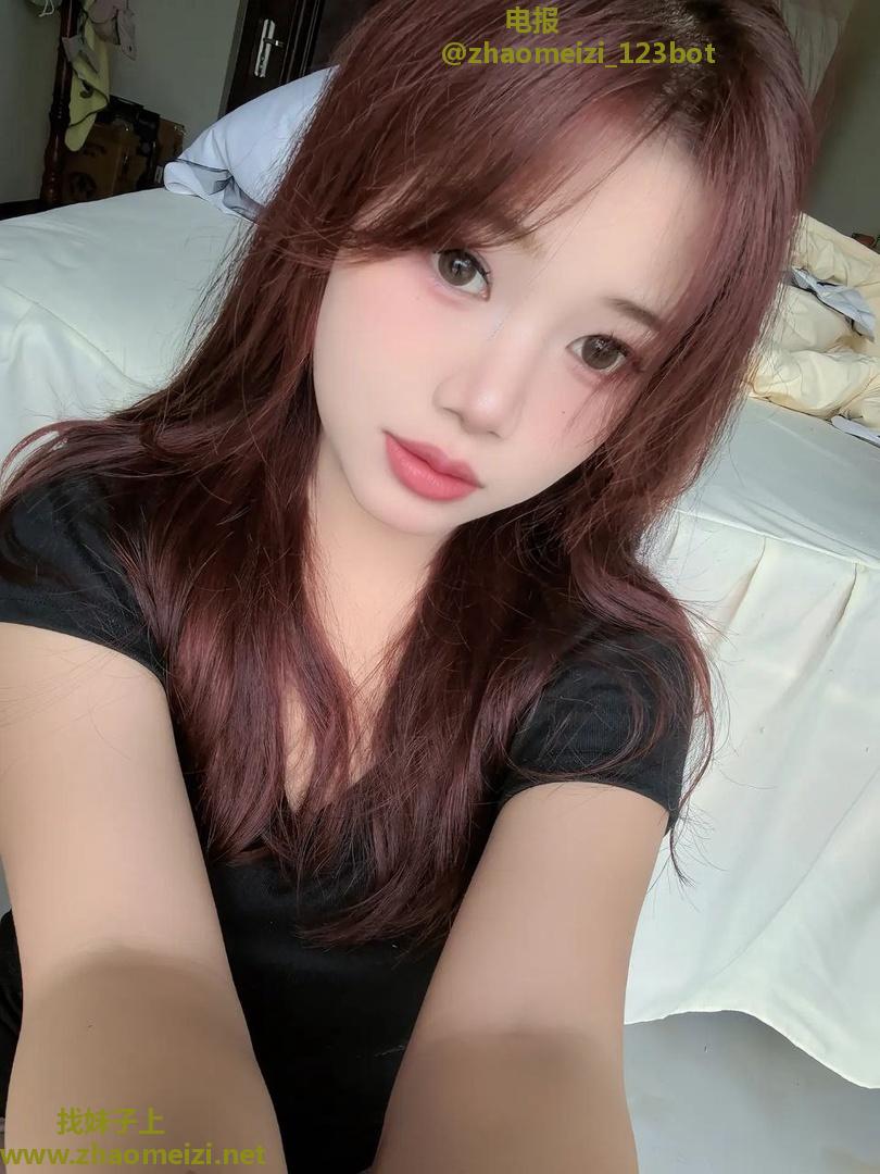 西湖清纯闷骚女大