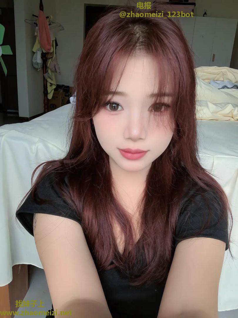 西湖清纯闷骚女大