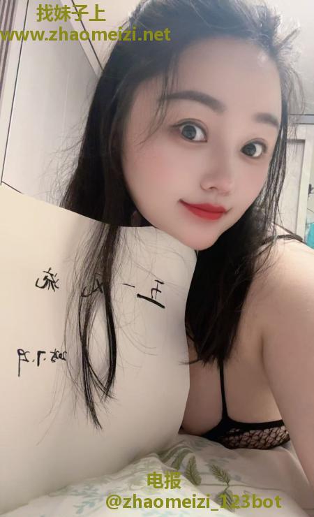 巨臀丰乳妹