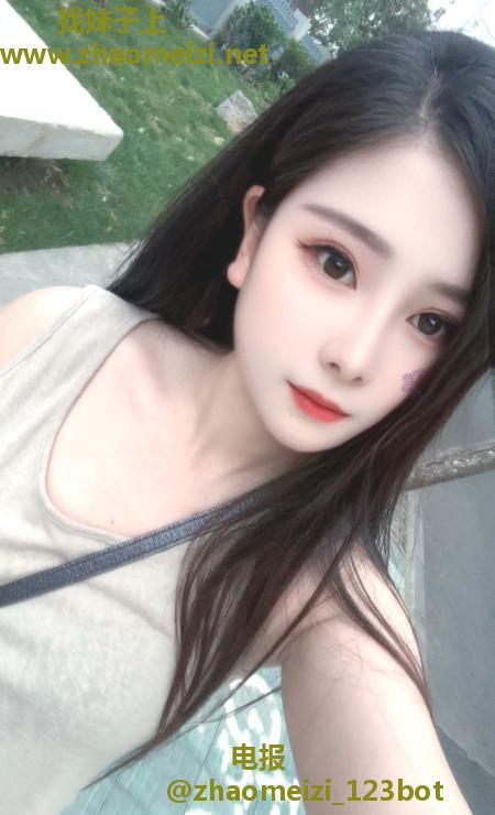 美女兜兜