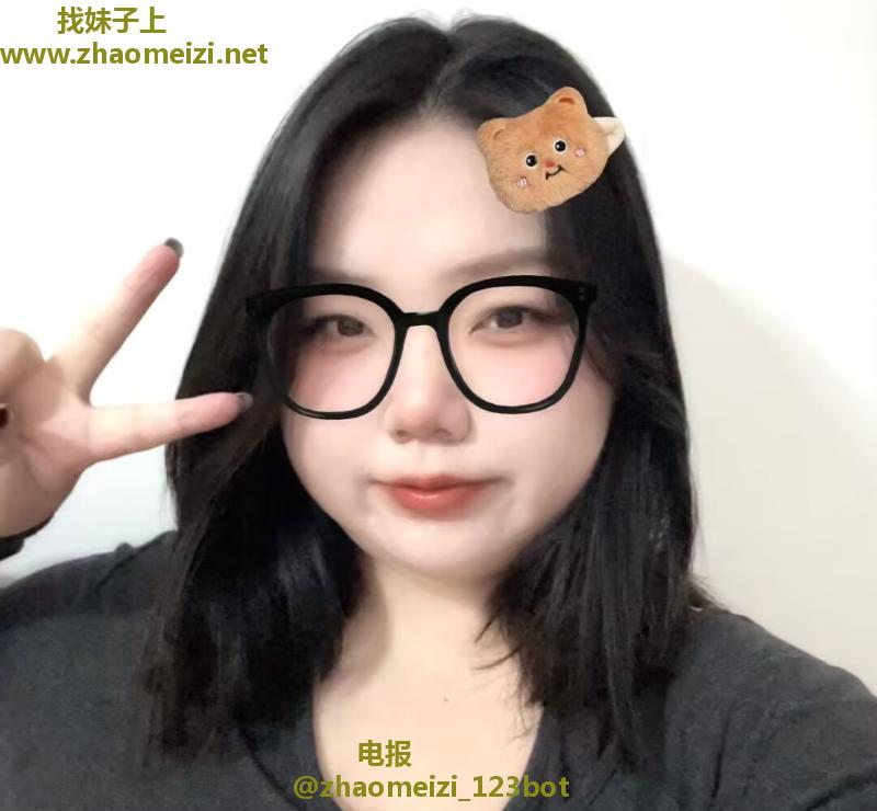 成都微胖巨乳小坦克