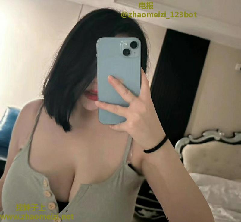 包河粉嫩大奶妹馒头b