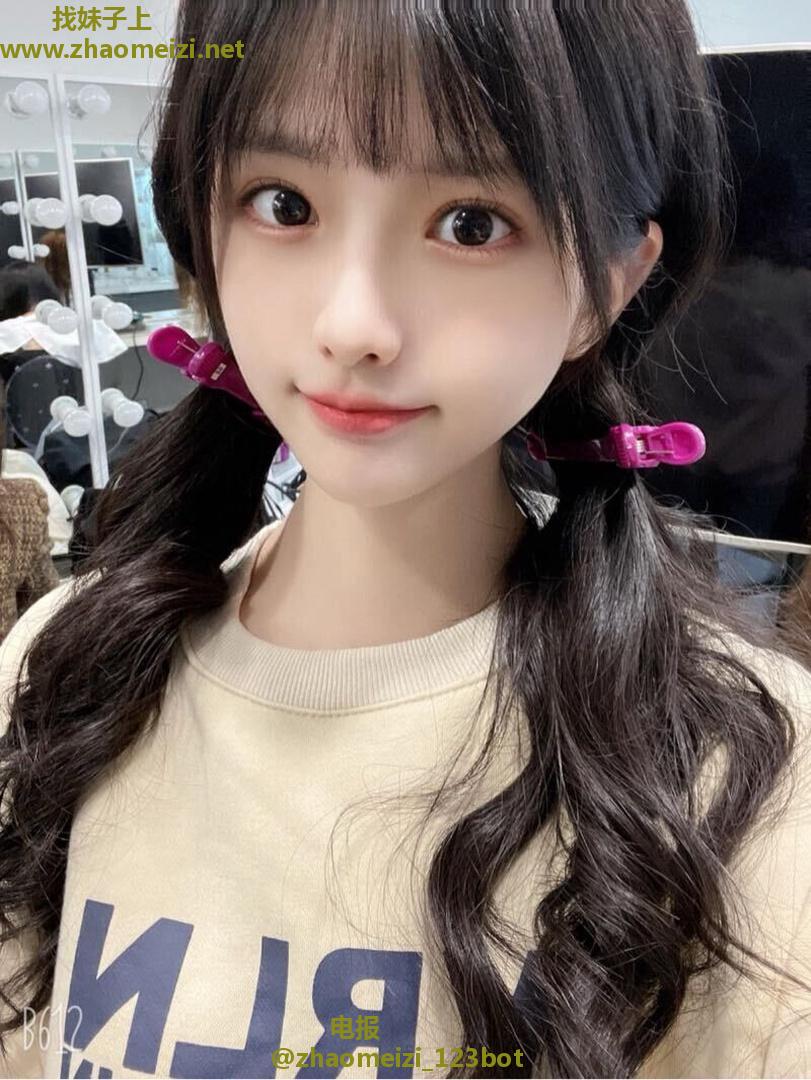 清纯反差骚嫩姐姐