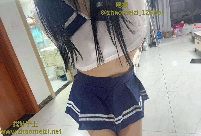 微胖天花板小月亮