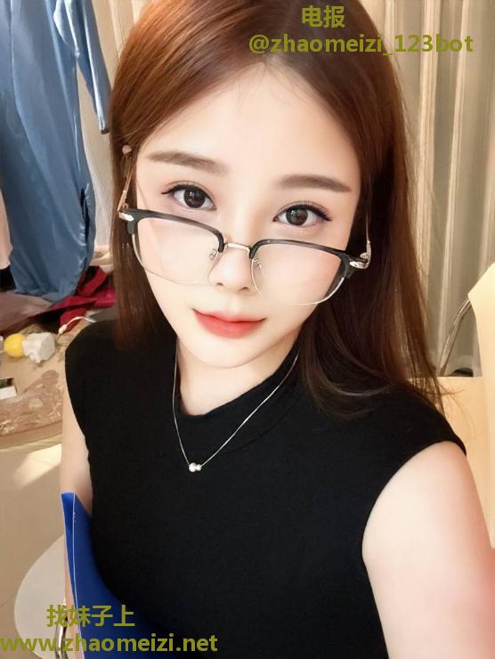 大胸兼职妹子