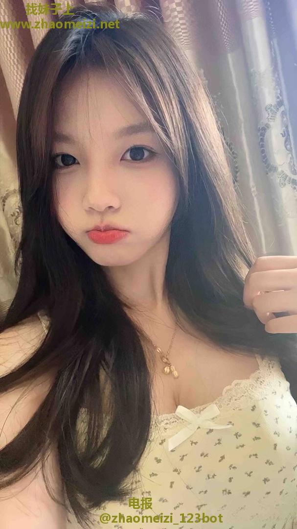 李沧可爱清纯反差萌妹