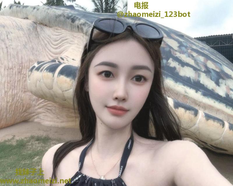 胸大皮肤白茶茶老师