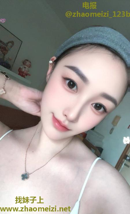 胸大皮肤白茶茶老师
