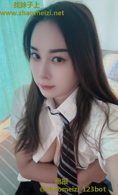丝袜制服熟女