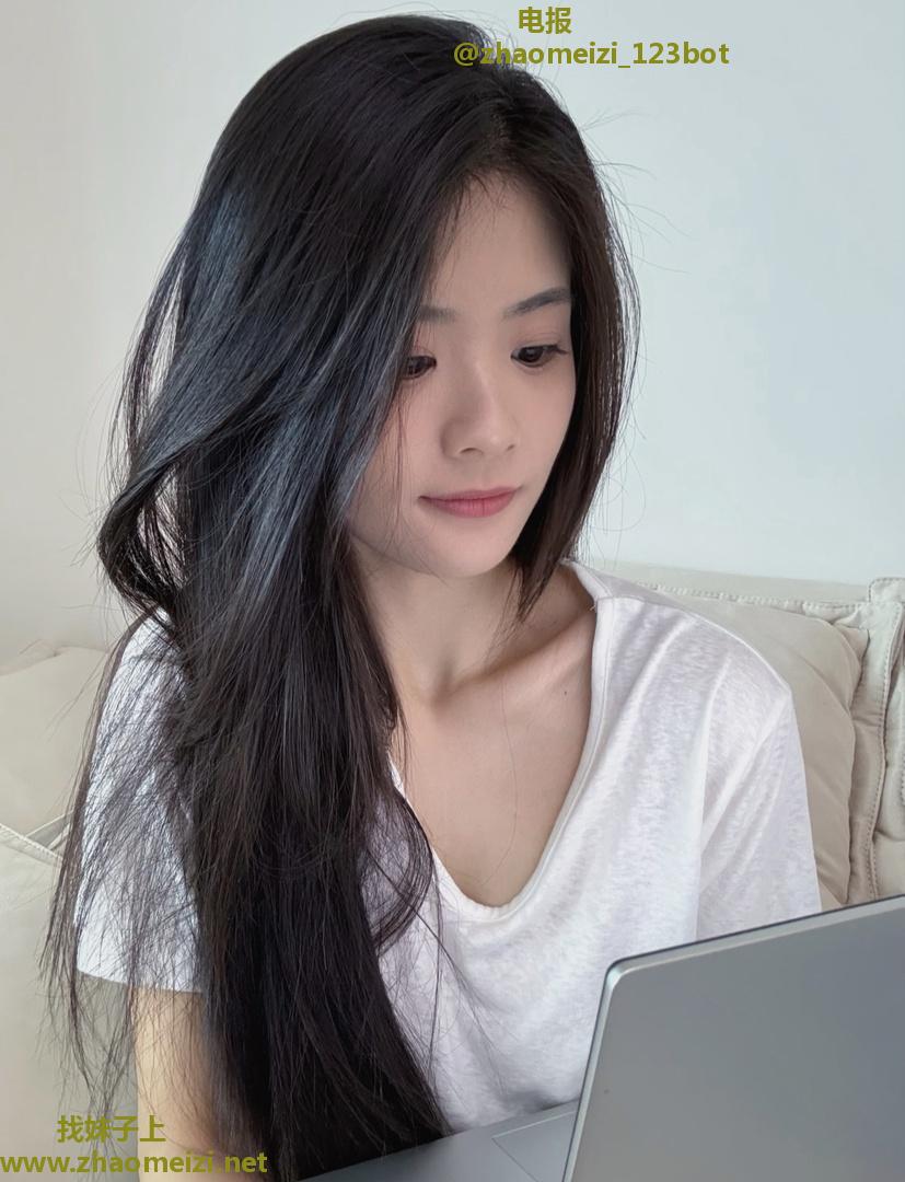 美术老师圆圆自己兼职