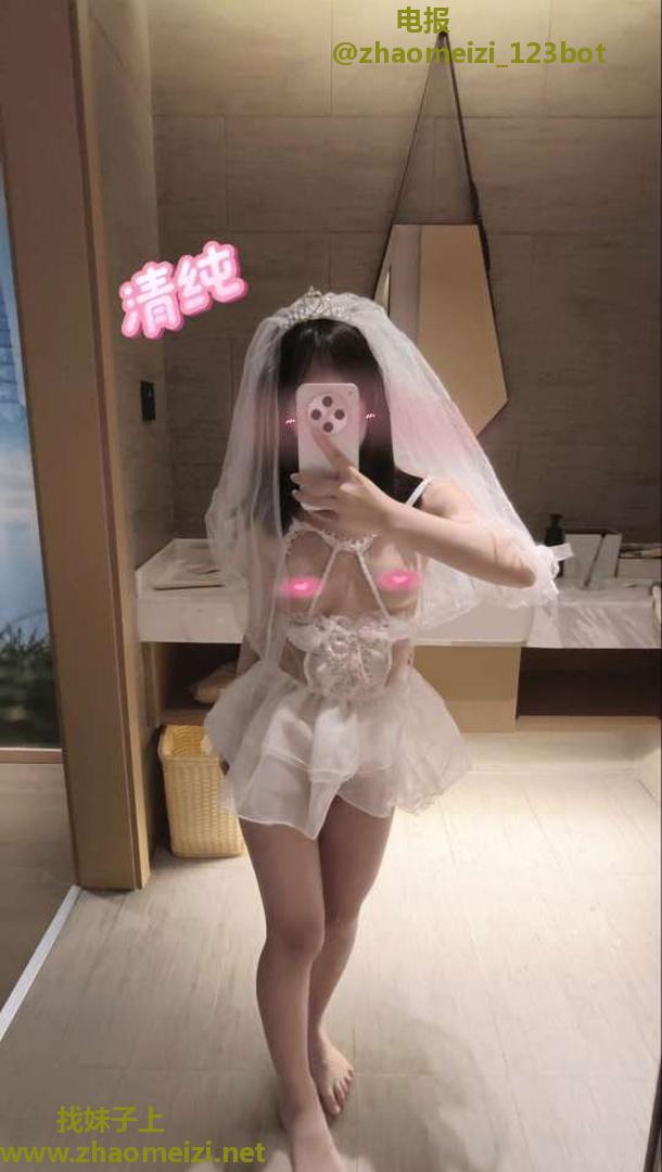 成都白虎小萝莉小玥