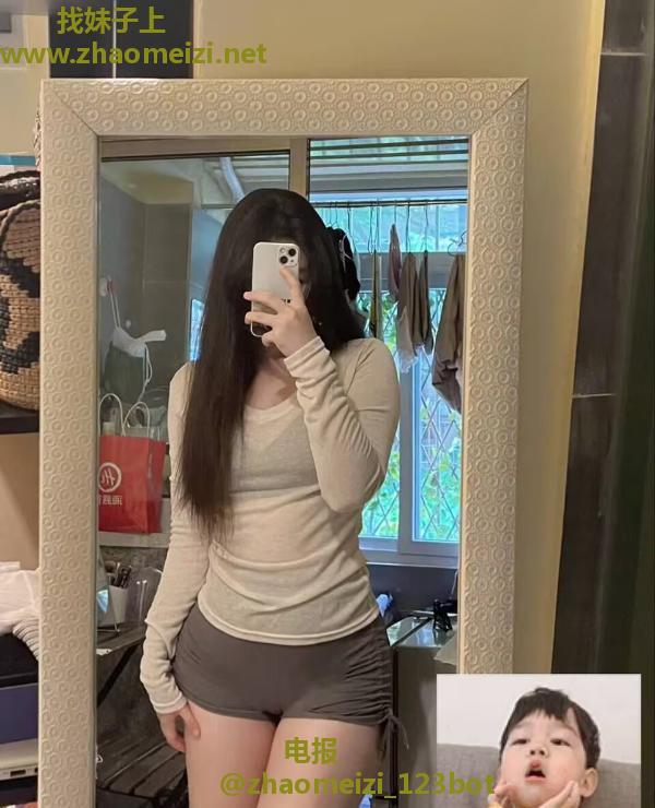 江汉零零后辣妹