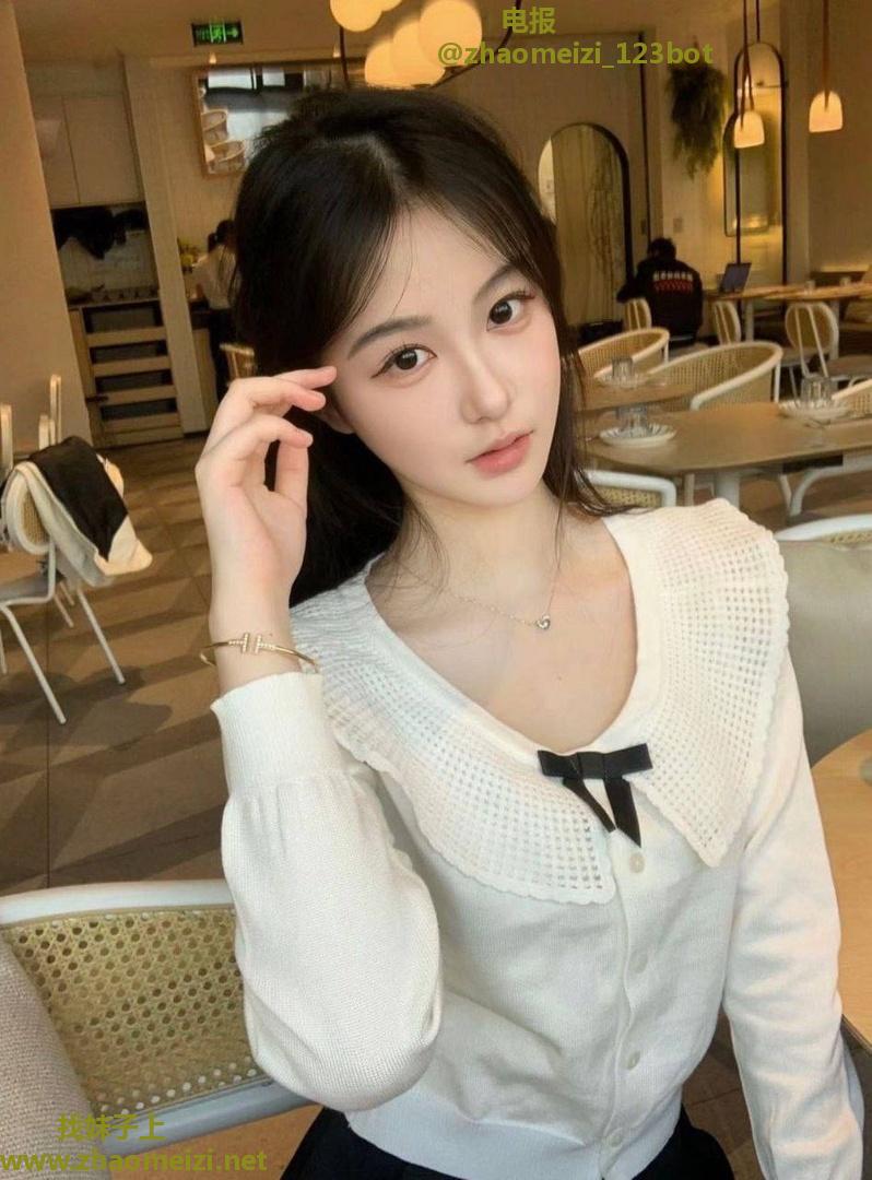 白嫩多汁白净姐姐