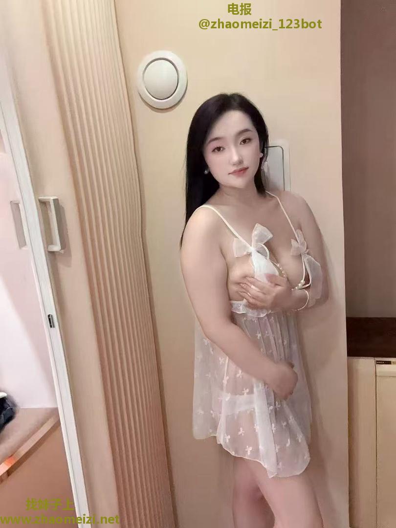 肤白大奶侬侬