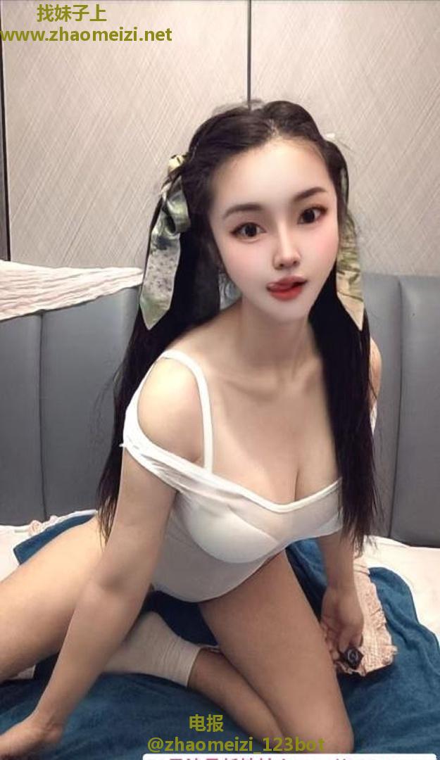 大奶小甜甜
