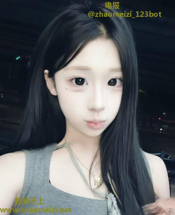 小巧玲珑型三点粉嫩妹
