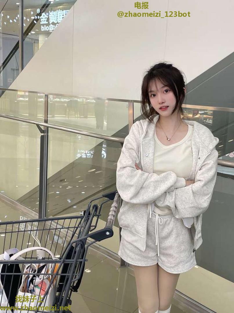 清纯可爱白嫩小妹