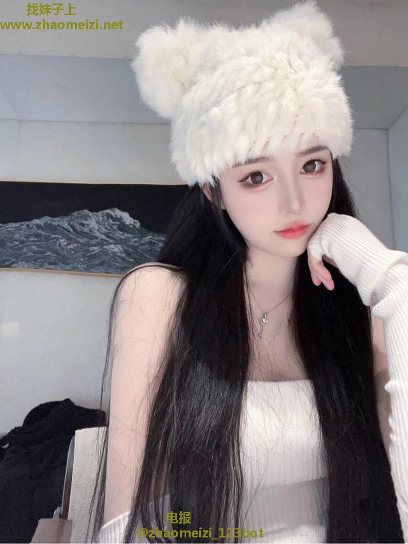外表清纯反差大胸妹