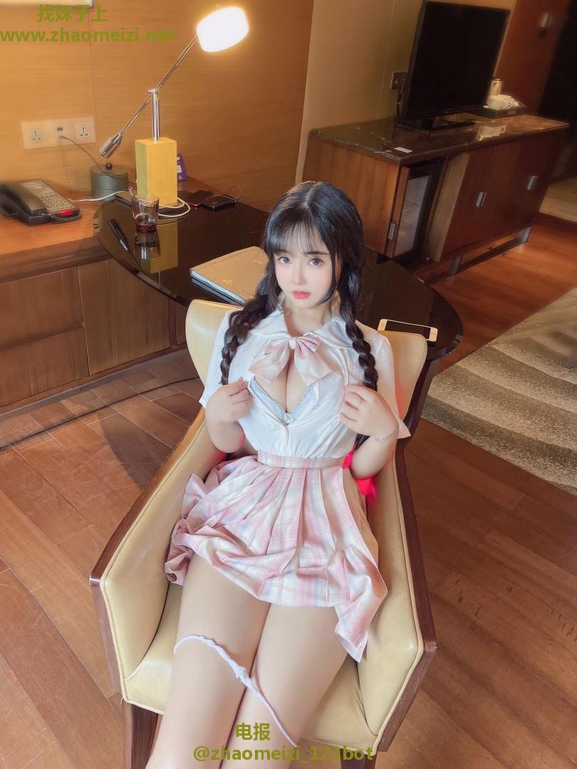厦门白虎小姐姐很骚的逼
