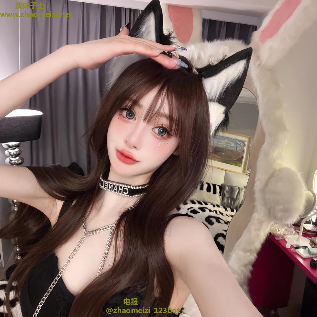 白嫩美鲍学姐