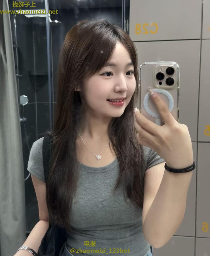 玲珑型三点粉嫩妹