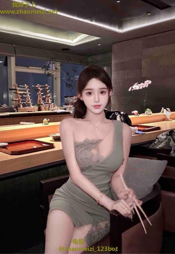 超性感大胸妹