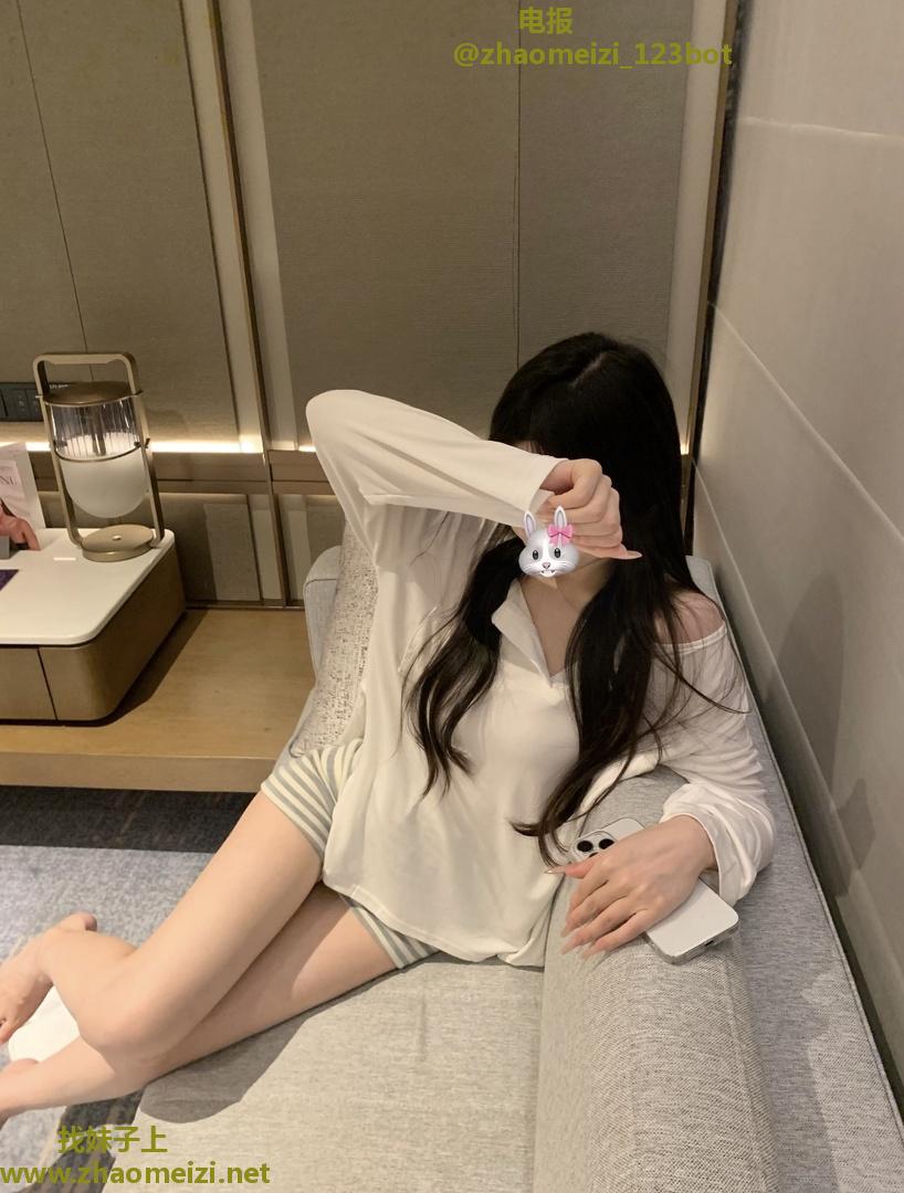零零后小妹妹中项抓龙筋